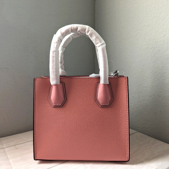 NWT Michael Kors Mercer Medium Pebbled Leather Crossbody Bag Primrose/Silver - Picture 3 of 5